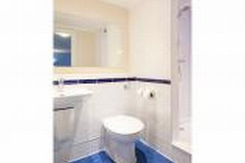 Travelodge Cardiff Airport Баррі Екстер'єр фото