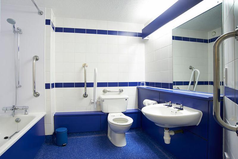 Travelodge Cardiff Airport Баррі Екстер'єр фото