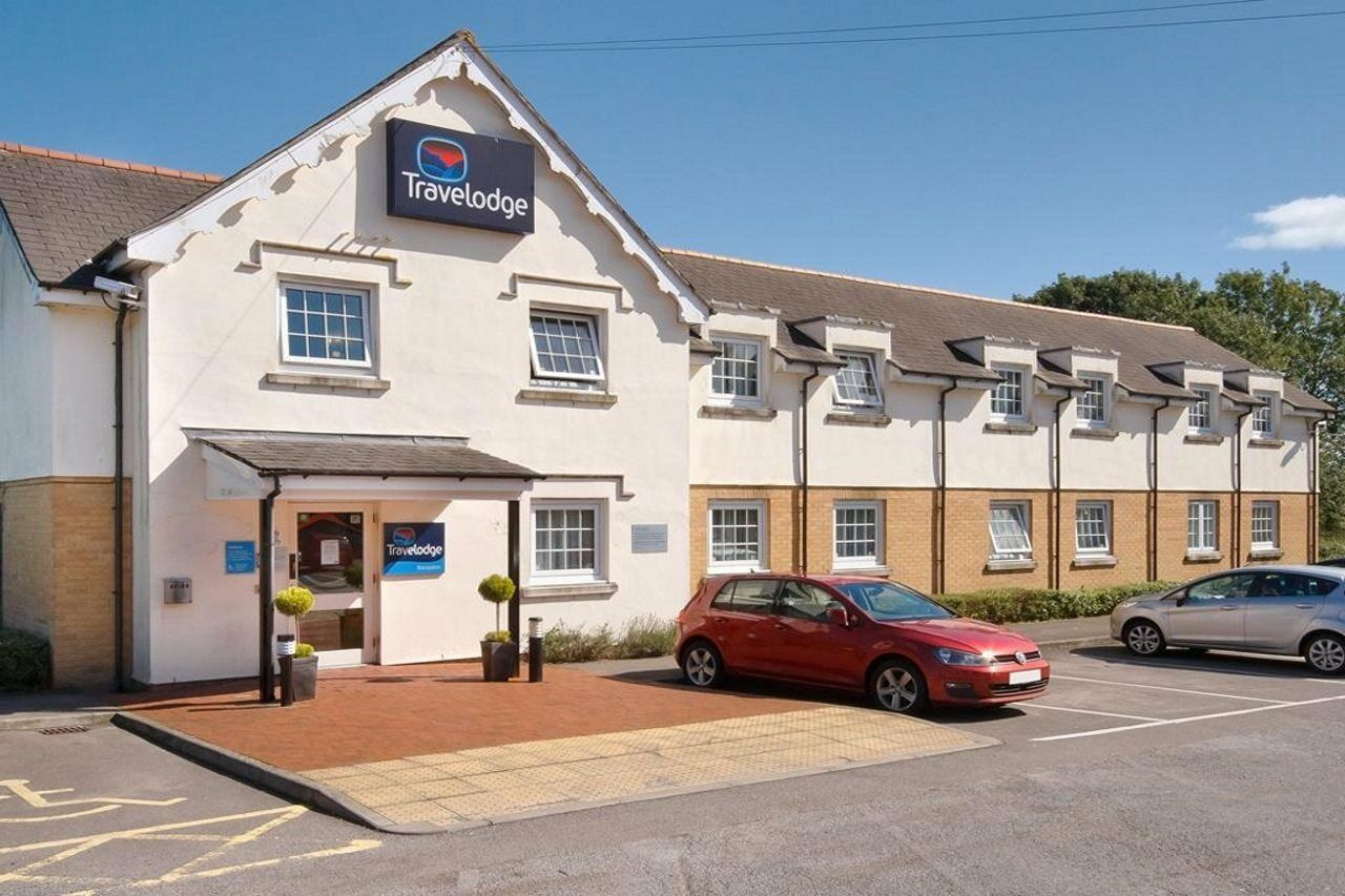 Travelodge Cardiff Airport Баррі Екстер'єр фото